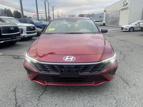 Used 2025 Hyundai Elantra SEL image 9
