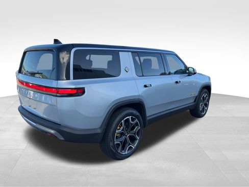 Used 2023 Rivian R1S Launch Edition image 5