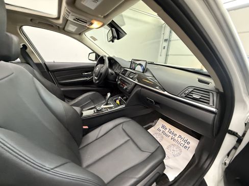 Used 2014 BMW 320i xDrive Sedan AWD/4WD image 24