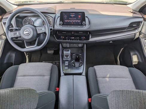 Used 2023 Nissan Rogue SV image 15