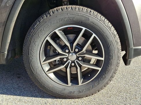 Certified 2018 Jeep Grand Cherokee Trailhawk image 8