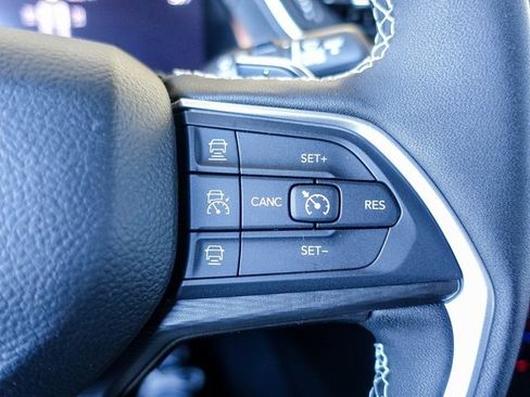 New 2025 Jeep Grand Cherokee Altitude image 13