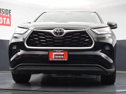 Used 2022 Toyota Highlander XLE image 34