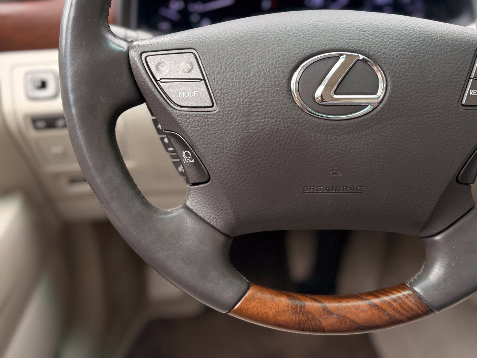 Used 2011 Lexus LS 460 w/ Comfort Pkg RWD image 26