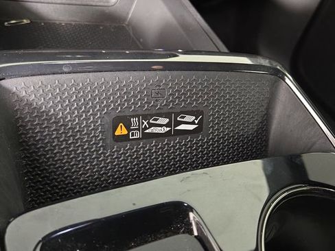 Used 2025 Chevrolet Equinox RS w/ Convenience Package III image 27