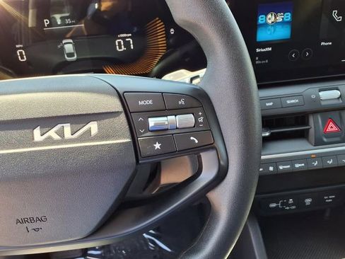 Used 2025 Kia K4 LXS FWD image 18