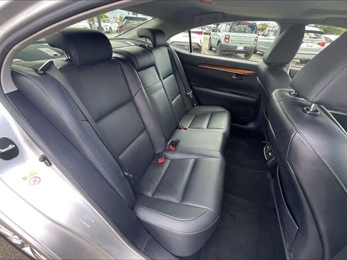 Used 2013 Lexus ES 300h w/ Premium Pkg FWD image 17