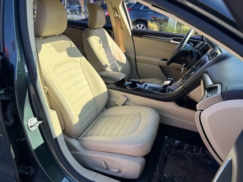 Used 2015 Ford Fusion SE w/ Equipment Group 202A image 14