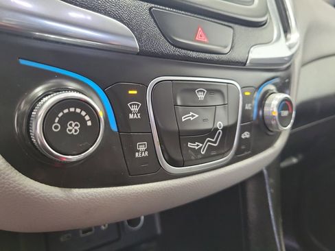 Used 2020 Chevrolet Equinox LT FWD image 29