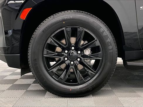 Used 2023 Chevrolet Suburban Premier AWD/4WD image 10