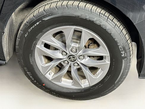 Used 2022 Toyota Sienna LE AWD/4WD image 8