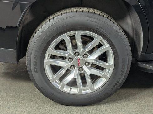 Used 2023 GMC Yukon SLT w/ SLT Premium Package image 12