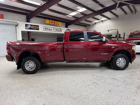 Used 2022 RAM 3500 Laramie AWD/4WD image 9