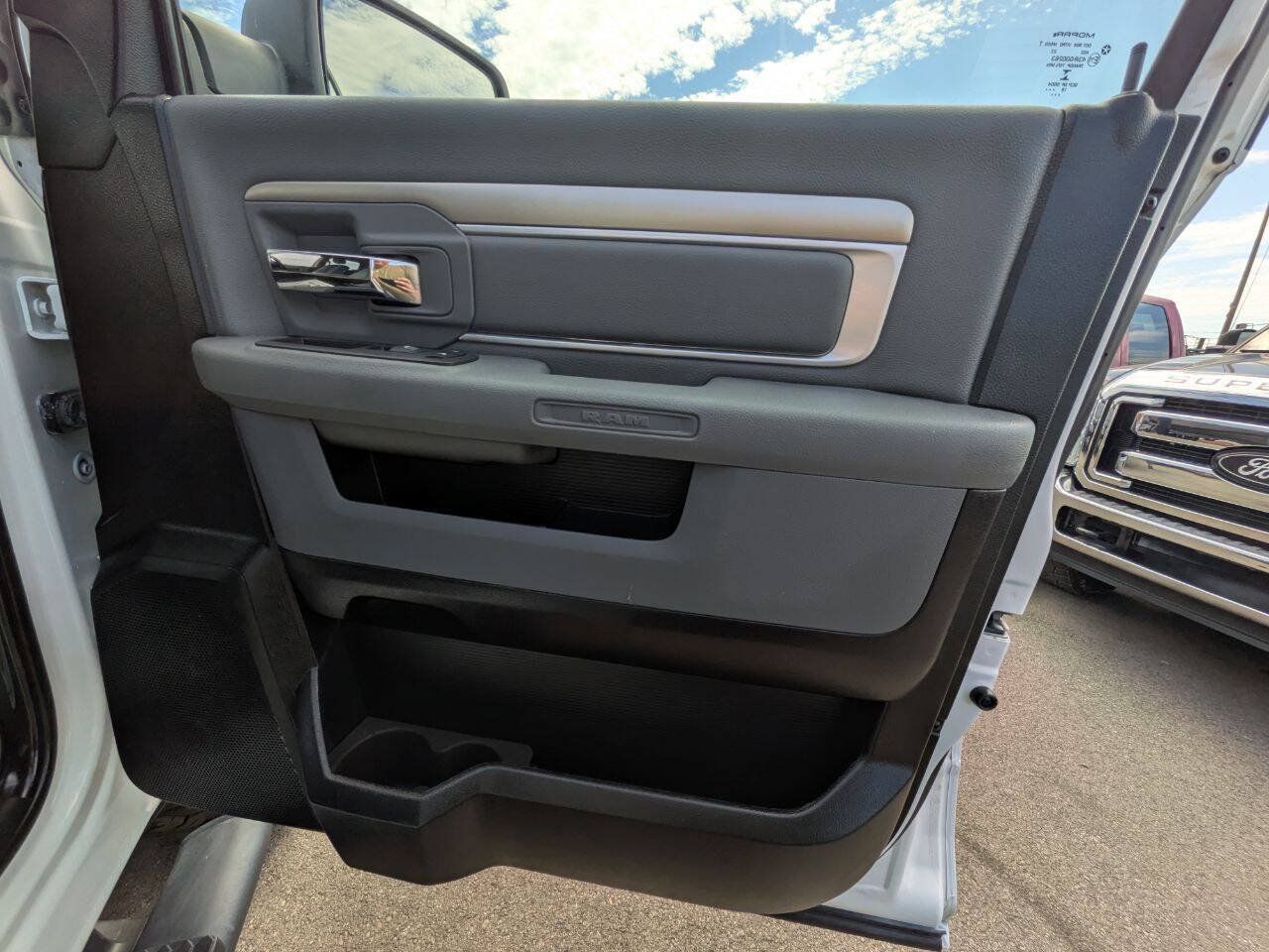 Used 2019 RAM 1500 Warlock AWD/4WD image 23