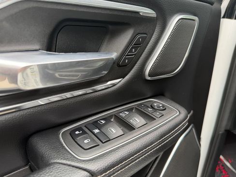Used 2022 RAM 1500 Laramie AWD/4WD image 21