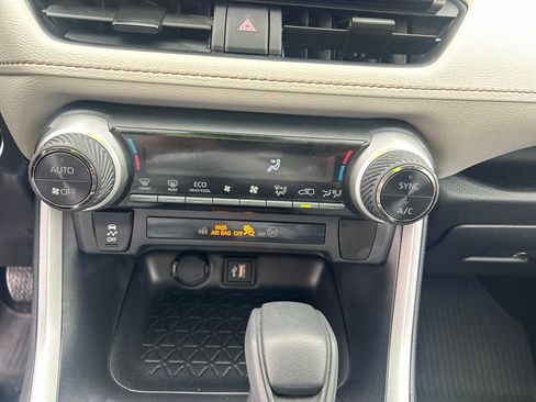 Certified 2025 Toyota RAV4 XLE image 28