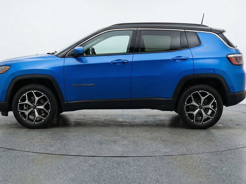 Used 2025 Jeep Compass Limited AWD/4WD image 5