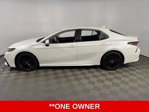 Used 2023 Toyota Camry XSE FWD image 5