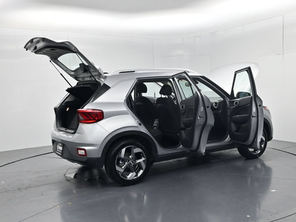 Used 2025 Hyundai Venue SEL FWD image 45
