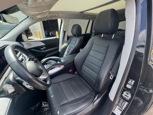Used 2024 Mercedes-Benz GLS 580 4MATIC w/ Night Package image 15