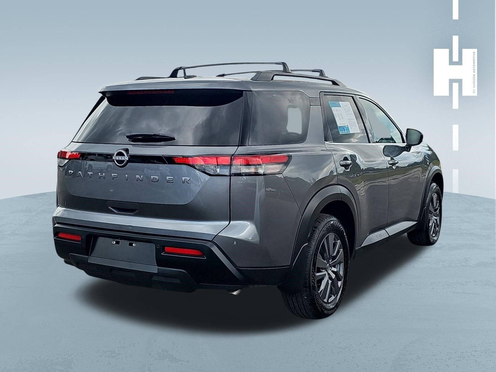 Used 2026 Nissan Pathfinder SV FWD image 4