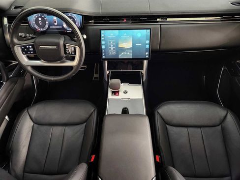 Used 2024 Land Rover Range Rover SE AWD/4WD image 4