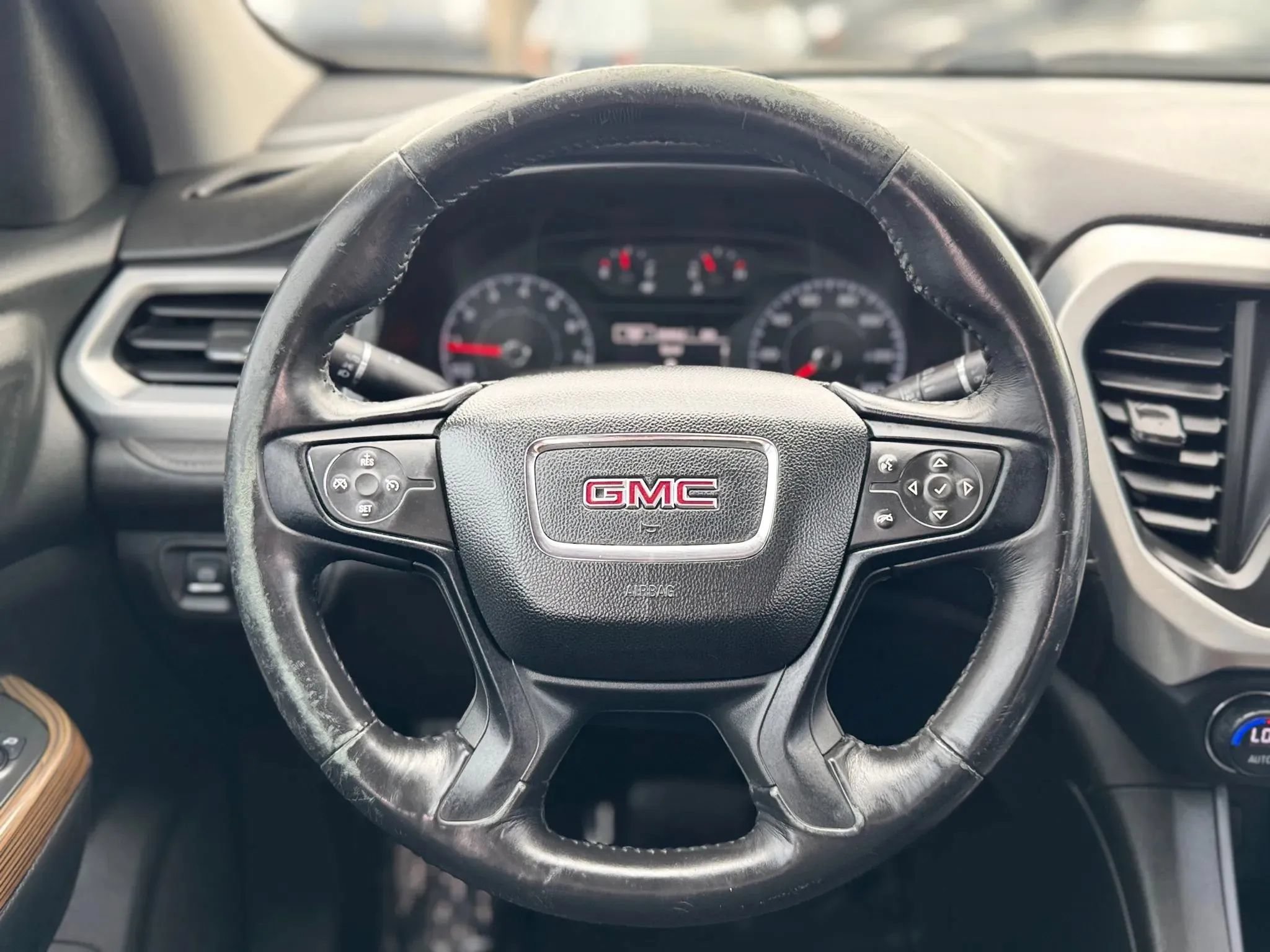 Used 2017 GMC Acadia SLE FWD image 18