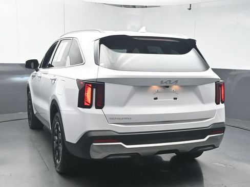 Used 2026 Kia Sorento S FWD image 6