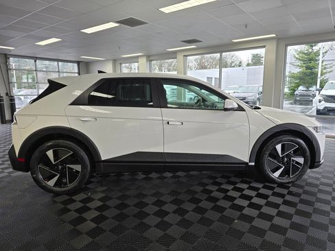 New 2026 Hyundai Ioniq 5 SEL image 3