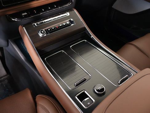 New 2026 Lincoln Aviator Reserve image 8