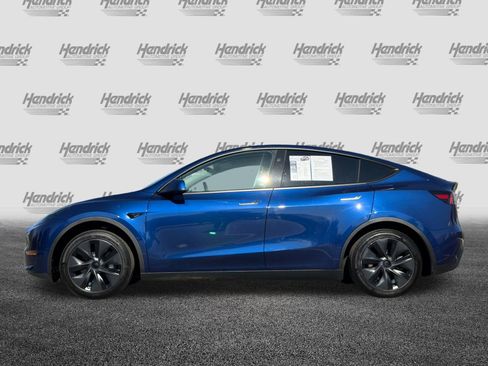Used 2024 Tesla Model Y 2WD image 8