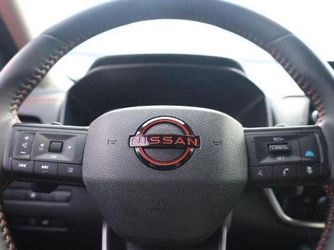 Certified 2025 Nissan Rogue SV AWD/4WD image 9