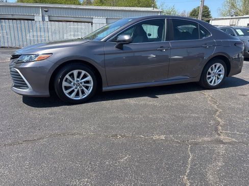 Used 2024 Toyota Camry LE FWD image 4