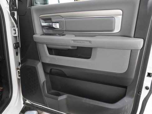 Used 2019 RAM 1500 Big Horn AWD/4WD image 9