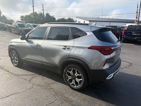 Used 2021 Kia Seltos EX AWD/4WD image 6
