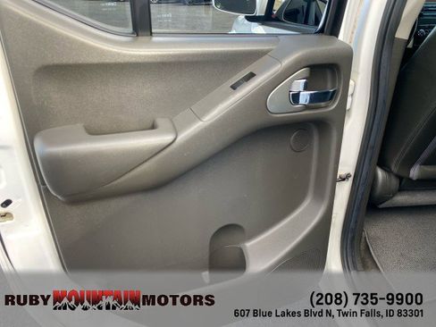 Used 2009 Nissan Frontier PRO-4X w/ Pro-4x Value Truck Pkg AWD/4WD image 21