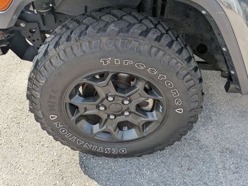 Used 2023 Jeep Gladiator Willys image 10