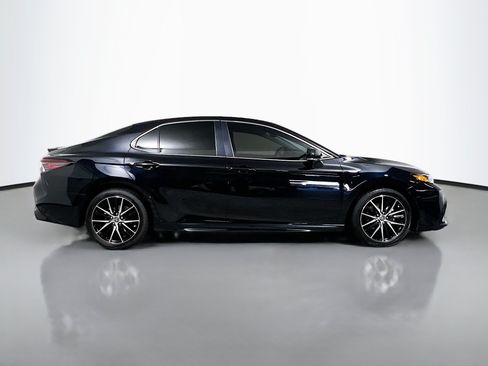 Used 2024 Toyota Camry SE FWD image 3