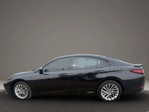 Used 2020 Lexus ES 300h w/ Accessory Package FWD image 8