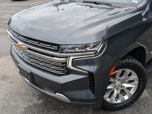 Used 2021 Chevrolet Suburban Premier w/ Premium Package 2 RWD image 13