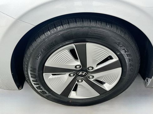 Certified 2022 Hyundai Ioniq Blue image 29