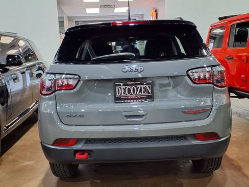 Used 2022 Jeep Compass Trailhawk AWD/4WD image 5