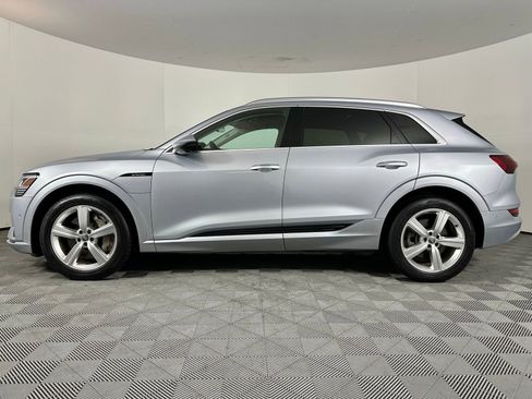 Used 2019 Audi e-tron Premium Plus image 17