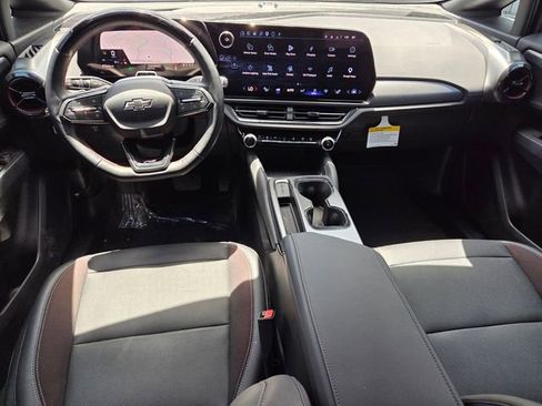 Used 2024 Chevrolet Equinox EV RS FWD image 7