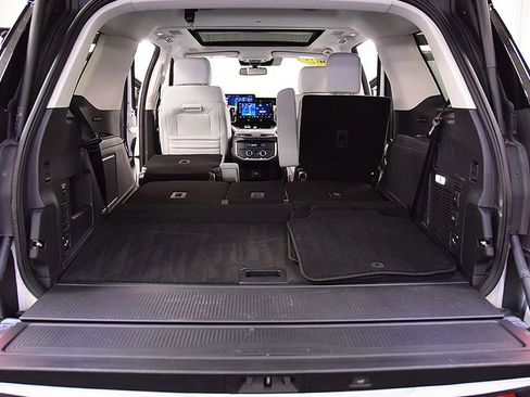 Used 2025 Ford Expedition Platinum w/ Platinum Ultimate Package AWD/4WD image 37