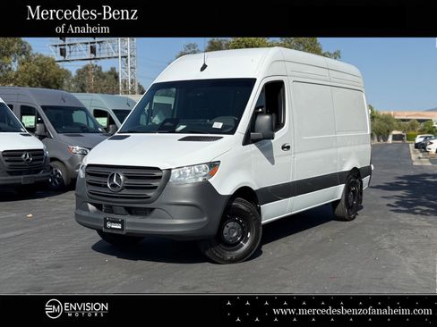 New 2025 Mercedes-Benz Sprinter 2500 image 1