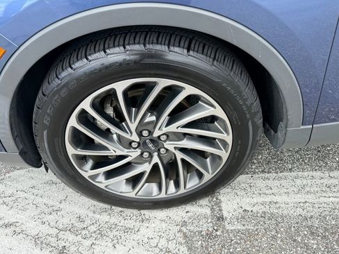 Used 2019 Lincoln Nautilus Reserve image 16