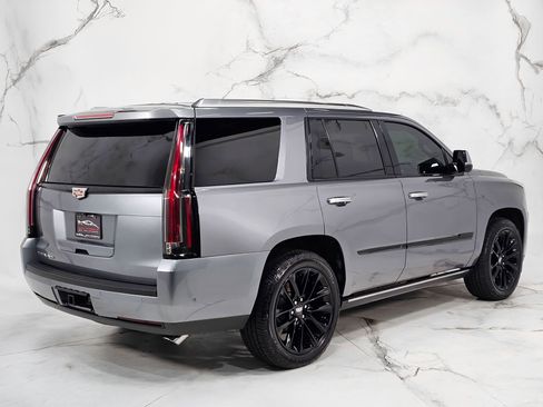 Used 2019 Cadillac Escalade Premium Luxury w/ Escalade Sport Edition AWD/4WD image 14