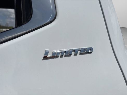 Used 2025 Toyota Tundra Limited image 43