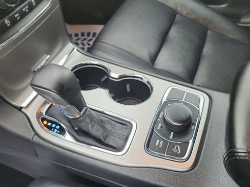 Used 2018 Jeep Grand Cherokee Limited AWD/4WD image 15